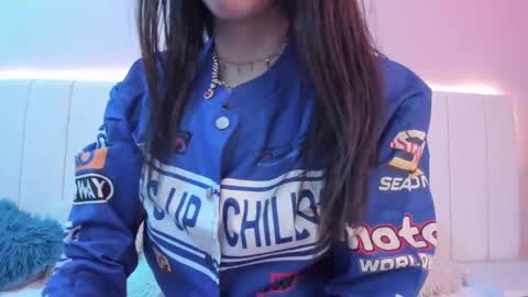 C A M I L L E N    Help me get to the top online show from 10/04/25, 09:35