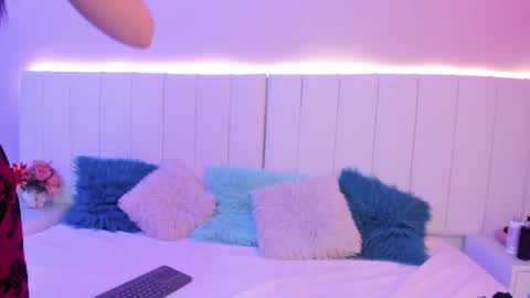 C A M I L L E N    Help me get to the top online show from 10/08/25, 10:07