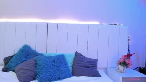 C A M I L L E N    Help me get to the top online show from 11/27/25, 11:18