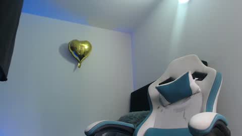 camilo_contre21 online show from 06/19/26, 08:34