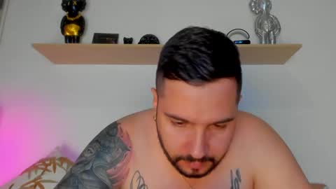 camilo_restrepo21 online show from 10/02/25, 02:18