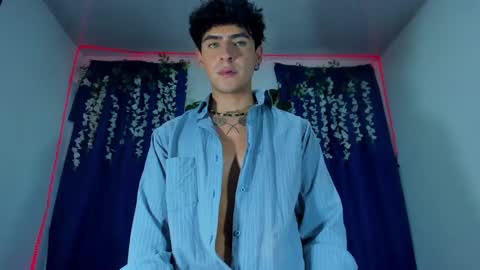 Snapshot of camilo_xcam chatting on 02/18/25, 10:25 CAMILO online show from 02/18/25, 10:25