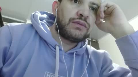 Snapshot of camiloking17 chatting on 02/03/25, 01:41 camilo online show from 02/03/25, 01:41