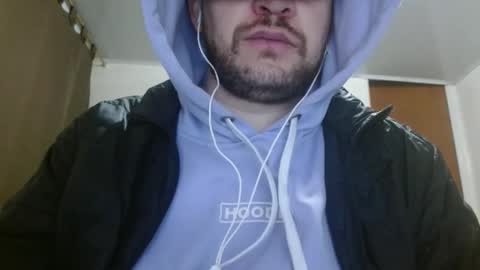 Snapshot of camiloking17 chatting on 10/20/25, 10:05 camilo online show from 10/20/25, 10:05