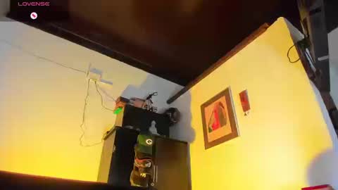 Snapshot of camilomayer chatting on 09/09/25, 04:50 Camilo online show from 09/09/25, 04:50