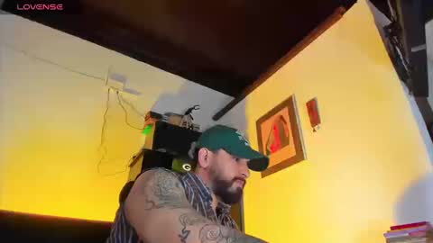 Snapshot of camilomayer chatting on 09/10/25, 03:56 Camilo online show from 09/10/25, 03:56