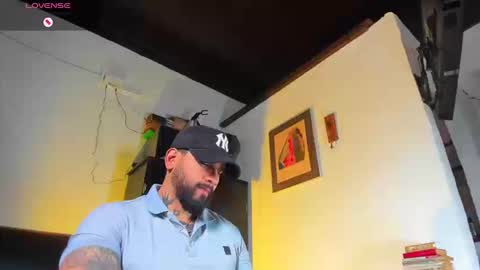 Snapshot of camilomayer chatting on 09/16/25, 02:07 Camilo online show from 09/16/25, 02:07