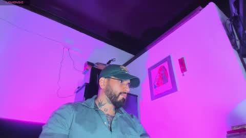 Snapshot of camilomayer chatting on 09/22/25, 02:19 Camilo online show from 09/22/25, 02:19