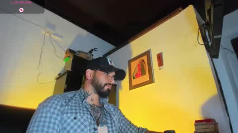 Snapshot of camilomayer chatting on 09/24/25, 06:11 Camilo online show from 09/24/25, 06:11