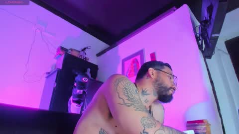 Snapshot of camilomayer chatting on 10/08/25, 01:53 Camilo online show from 10/08/25, 01:53