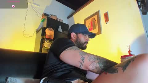 Snapshot of camilomayer chatting on 11/28/25, 04:09 Camilo online show from 11/28/25, 04:09