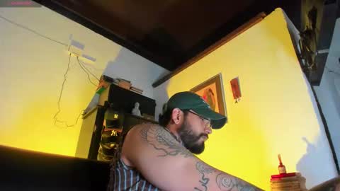 Snapshot of camilomayer chatting on 12/15/25, 03:38 Camilo online show from 12/15/25, 03:38