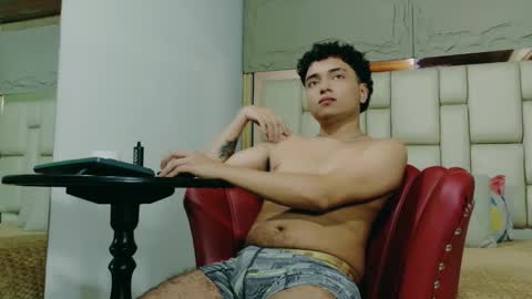 Snapshot of camilowhites chatting on 03/17/26, 08:45 CamilowhiteS online show from 03/17/26, 08:45