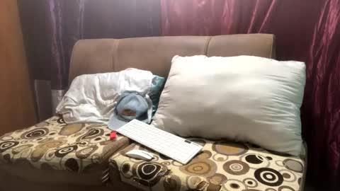 camivaron online show from 02/08/25, 09:56