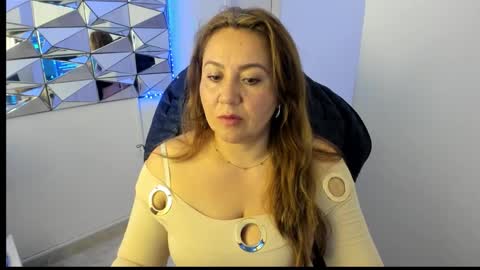 camixxx_m online show from 01/09/26, 02:09