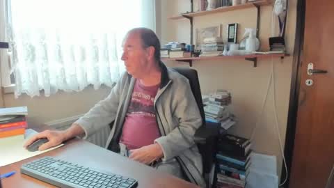 Snapshot of cammee chatting on 01/04/25, 02:35 Cammee online show from 01/04/25, 02:35