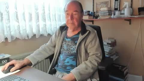 Snapshot of cammee chatting on 02/08/25, 08:42 Cammee online show from 02/08/25, 08:42