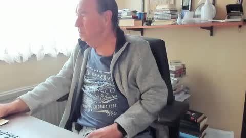 Snapshot of cammee chatting on 02/14/25, 09:45 Cammee online show from 02/14/25, 09:45