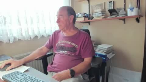 Snapshot of cammee chatting on 11/19/25, 08:25 Cammee online show from 11/19/25, 08:25