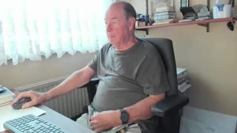 Snapshot of cammee chatting on 12/02/25, 08:08 Cammee online show from 12/02/25, 08:08