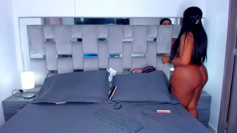 Snapshot of cammiila chatting on 10/07/25, 03:31 Camila online show from 10/07/25, 03:31