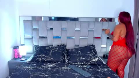 Snapshot of cammiila chatting on 12/04/25, 04:27 Camila online show from 12/04/25, 04:27