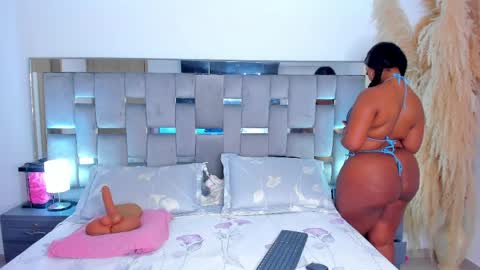 Snapshot of cammiila chatting on 05/04/26, 04:47 Camila online show from 05/04/26, 04:47