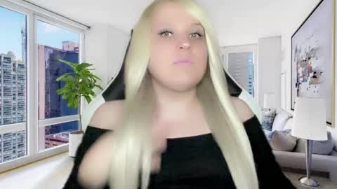 Snapshot of camsmiley chatting on 02/28/25, 06:10 Miley online show from 02/28/25, 06:10