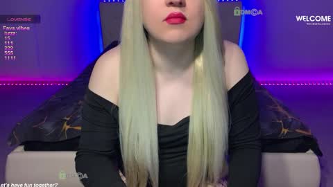 Snapshot of camsmiley chatting on 04/03/26, 06:00 Miley online show from 04/03/26, 06:00