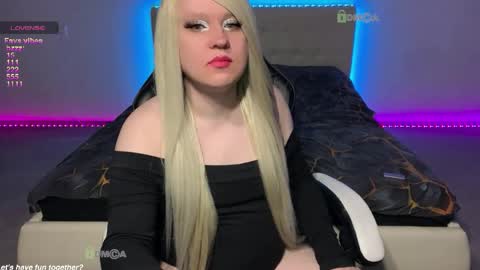 Snapshot of camsmiley chatting on 04/14/26, 08:26 Miley online show from 04/14/26, 08:26