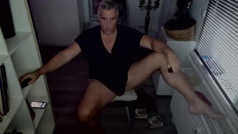 Snapshot of camunication chatting on 01/24/25, 03:13 camunication online show from 01/24/25, 03:13