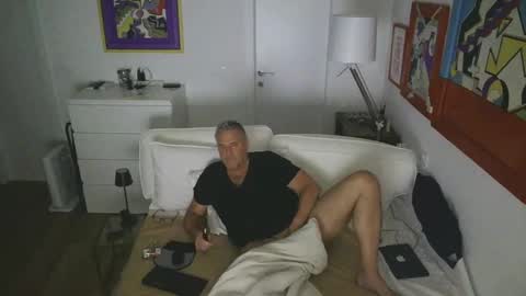 Snapshot of camunication chatting on 02/17/25, 10:58 camunication online show from 02/17/25, 10:58