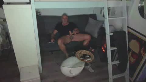 Snapshot of camunication chatting on 03/04/25, 09:22 camunication online show from 03/04/25, 09:22