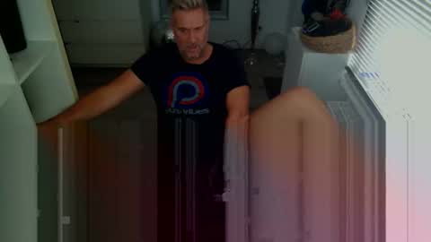 Snapshot of camunication chatting on 10/06/25, 11:18 camunication online show from 10/06/25, 11:18