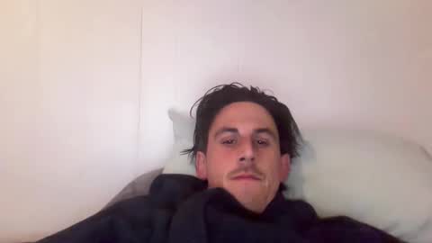 Snapshot of canadianboy204 chatting on 04/08/26, 02:33 canadianboy204 online show from 04/08/26, 02:33