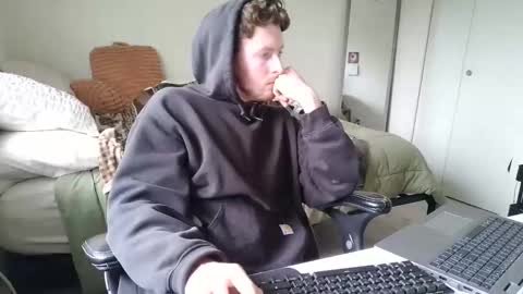 Snapshot of canadianstud18 chatting on 02/03/25, 10:32 Devon online show from 02/03/25, 10:32