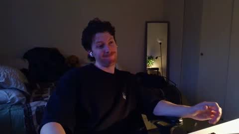 Snapshot of canadianstud18 chatting on 02/28/25, 01:47 Devon online show from 02/28/25, 01:47