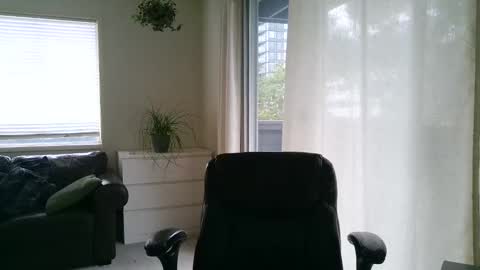 Snapshot of canadianstud18 chatting on 03/11/25, 04:18 Devon online show from 03/11/25, 04:18