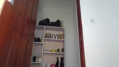 Canah online show from 09/25/25, 04:49