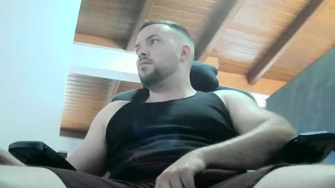 Snapshot of canarionm5 chatting on 06/01/26, 03:58 canarion online show from 06/01/26, 03:58