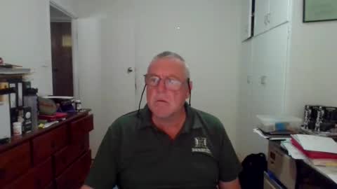 Snapshot of canberian chatting on 12/14/25, 11:20 Canberian online show from 12/14/25, 11:20