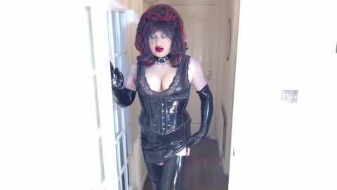 Snapshot of candi_smokes chatting on 04/26/26, 12:47 candi smokes online show from 04/26/26, 12:47