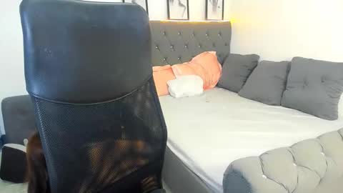 Snapshot of candiceferragamo chatting on 02/12/26, 03:18 candiceferragamo online show from 02/12/26, 03:18