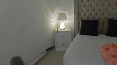 Candie  online show from 11/22/25, 12:37