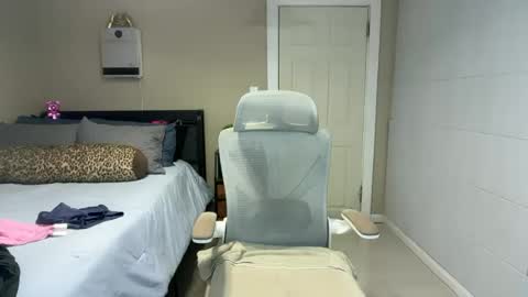 Snapshot of candimay101 chatting on 06/23/26, 05:16 Candi may online show from 06/23/26, 05:16