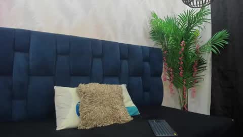 Snapshot of candise_oconnor chatting on 11/28/25, 10:34 candise online show from 11/28/25, 10:34