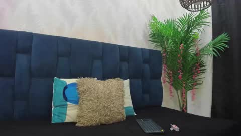 Snapshot of candise_oconnor chatting on 12/02/25, 10:38 candise online show from 12/02/25, 10:38