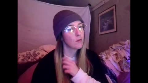 Candi online show from 11/23/25, 02:11