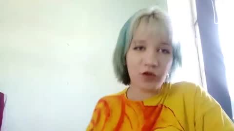 Snapshot of candiswirtanen chatting on 06/09/26, 08:48 Sia online show from 06/09/26, 08:48