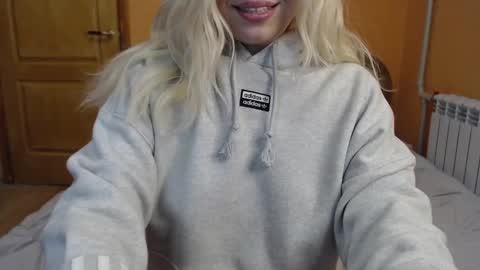 Snapshot of candy_9797 chatting on 02/22/25, 03:03 Candy online show from 02/22/25, 03:03